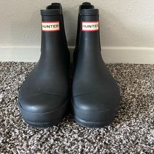Women’s Black Hunter boots. Size 9.
